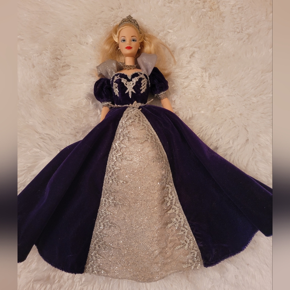 Happy holidays millennium barbie 1999